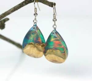 Wooden pendant earrings