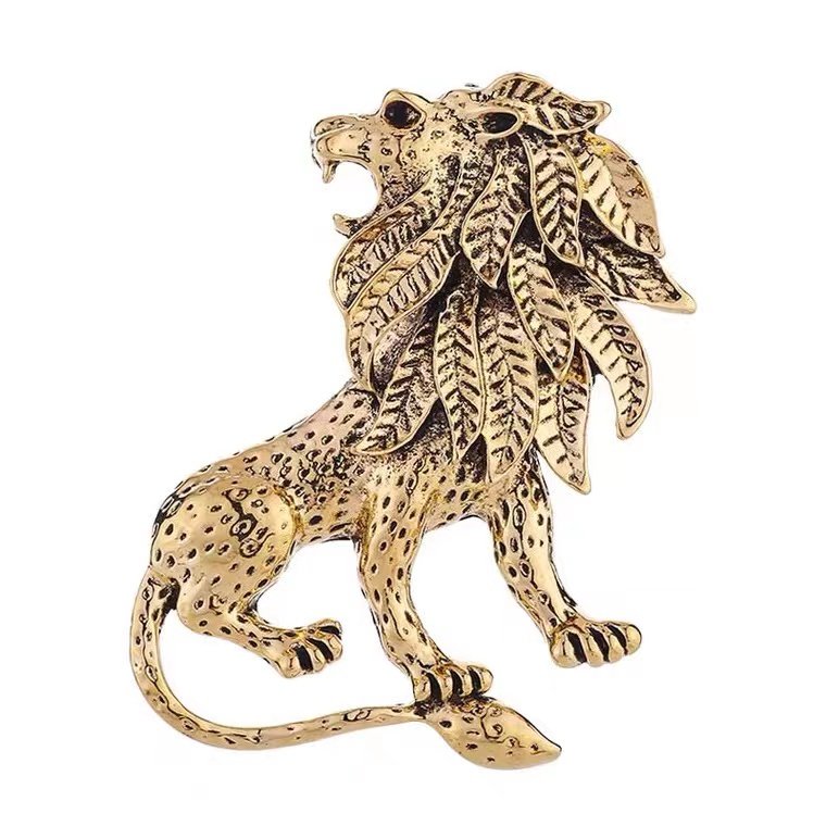 The lion brooch pic