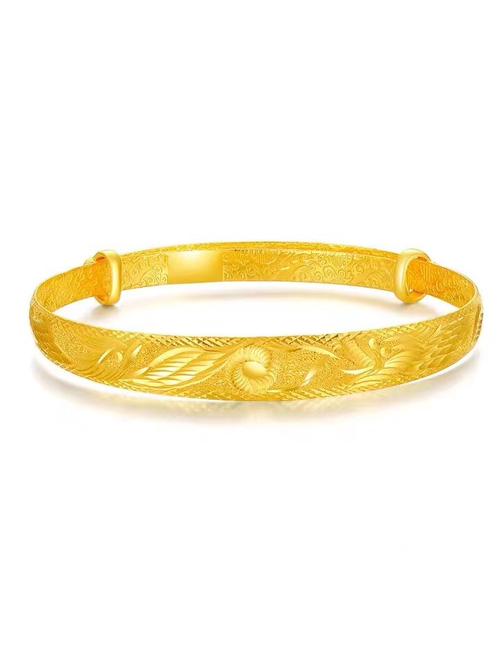Carved gold bracelet pic