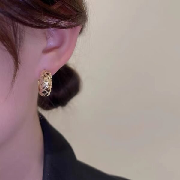 18k gold hoop earrings