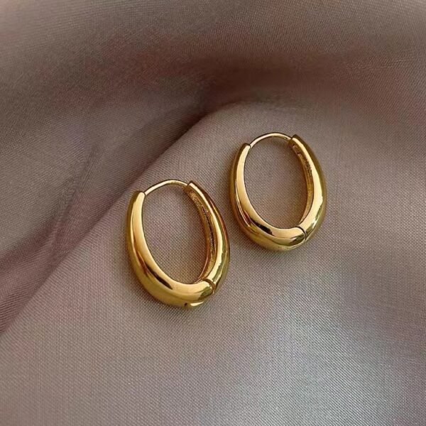 18k gold oval earrings