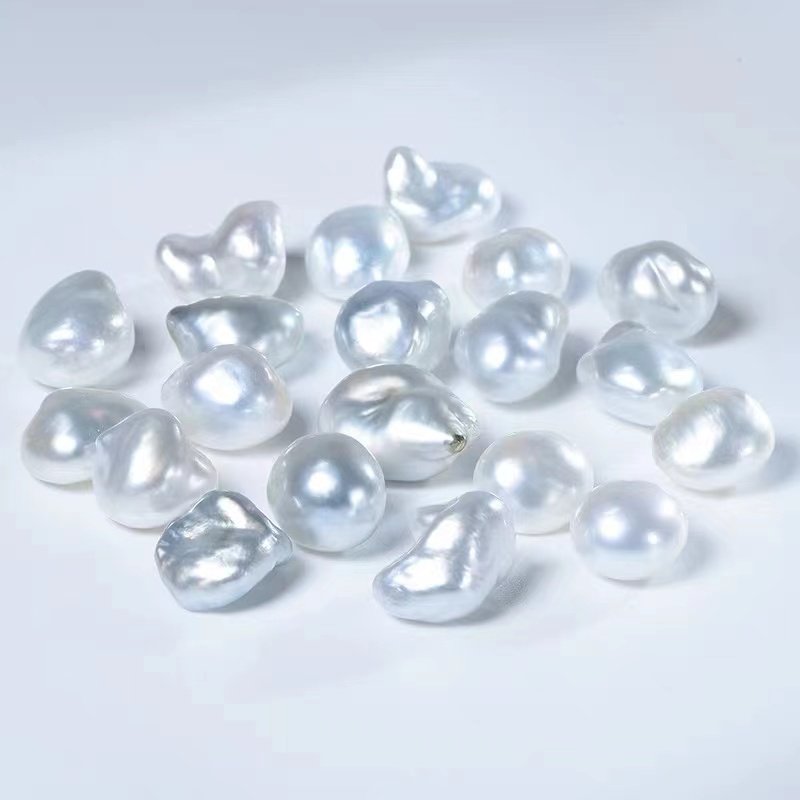  white baroque pearls